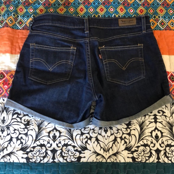 Levi’s Women’s Mid Length Shorts - Picture 3 of 3
